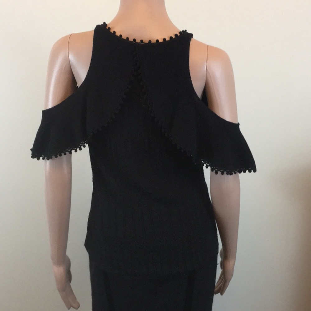 Gorgeous Jonathan Simkhai black crochet cold shoulder top - Picture 10 of 11